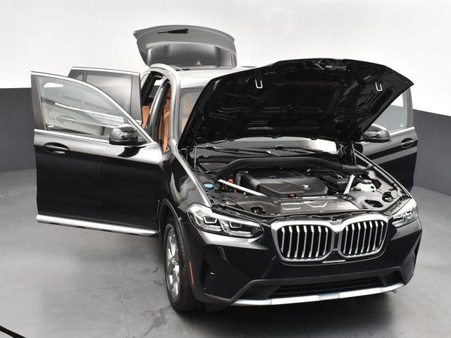 Photo of 2024 Black Sapphire Metallic BMW X3