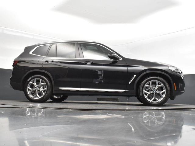 Photo of 2024 Black Sapphire Metallic BMW X3