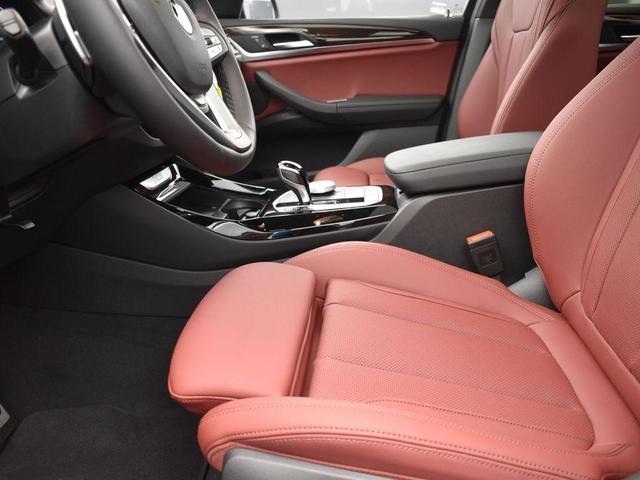 Photo of 2024 Black Sapphire Metallic BMW X3