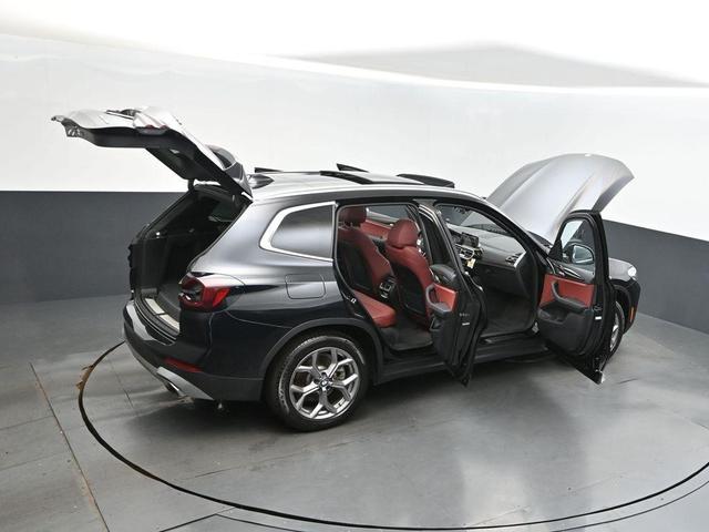 Photo of 2024 Black Sapphire Metallic BMW X3
