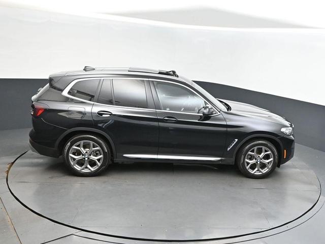 Photo of 2024 Black Sapphire Metallic BMW X3