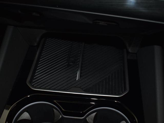 Photo of 2026 Mineral White Metallic BMW 550e