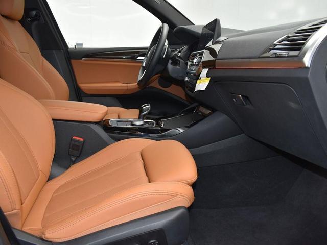 Photo of 2024 White Metallic BMW X3