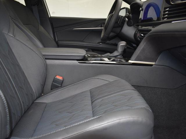 Photo of 2025 Wind Chill Pearl Toyota Camry
