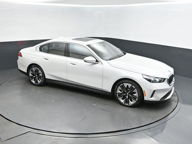 2025 BMW 530