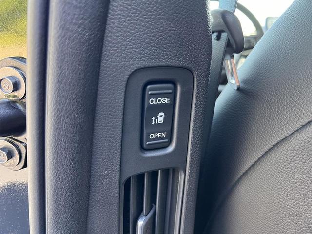 Photo of 2026 Crystal Black Pearl Honda Odyssey