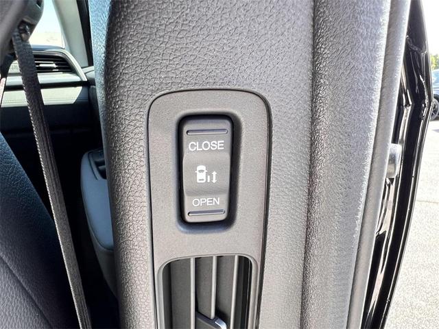 Photo of 2026 Crystal Black Pearl Honda Odyssey