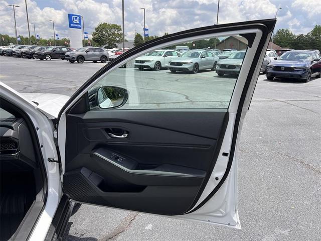 Photo of 2025 Platinum White Pearl Honda Accord Hybrid