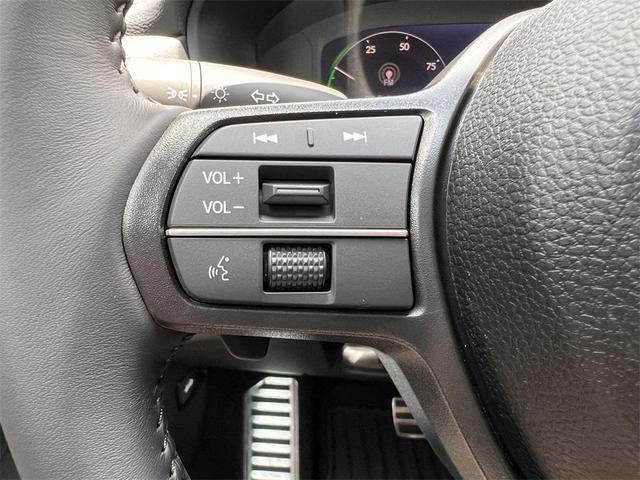 Photo of 2025 Platinum White Pearl Honda Accord Hybrid