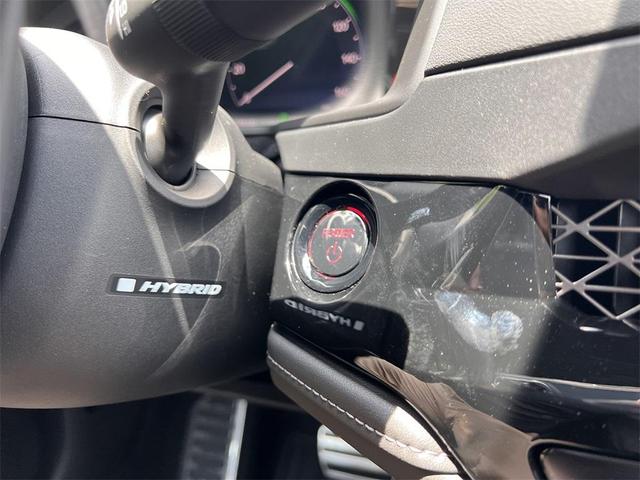 Photo of 2025 Platinum White Pearl Honda Accord Hybrid