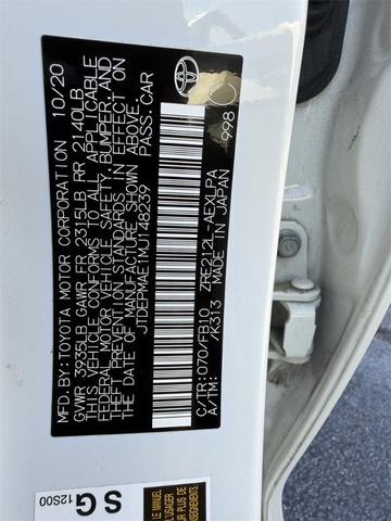 Photo of 2021 Super White Toyota Corolla