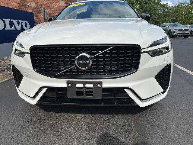 Photo of 2024 Crystal White Volvo XC60