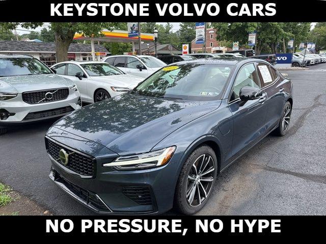 Photo of 2023 Denim Blue Volvo S60 Recharge Plug-In Hybrid
