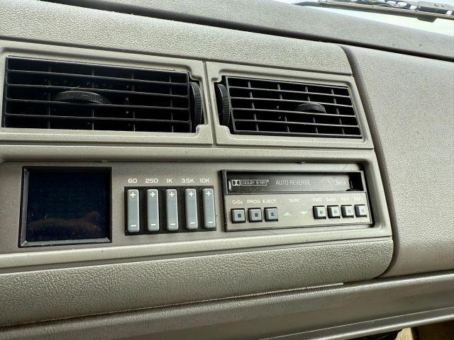 Photo of 1993 Silver Chevrolet 1500