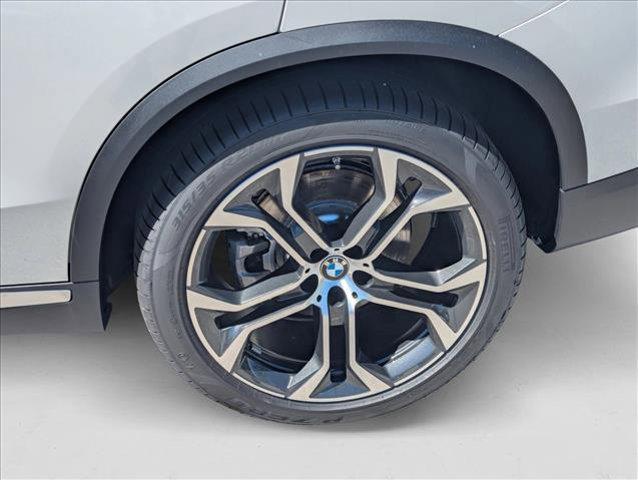 Photo of 2026 Mineral White Metallic BMW X5