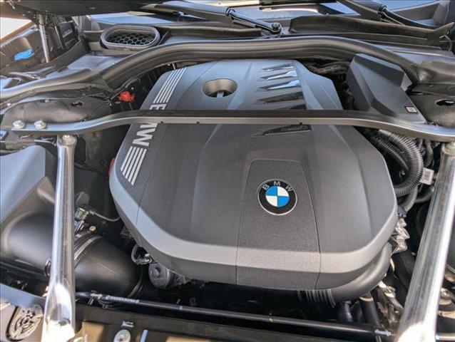 Photo of 2025 Black Sapphire Metallic BMW 740