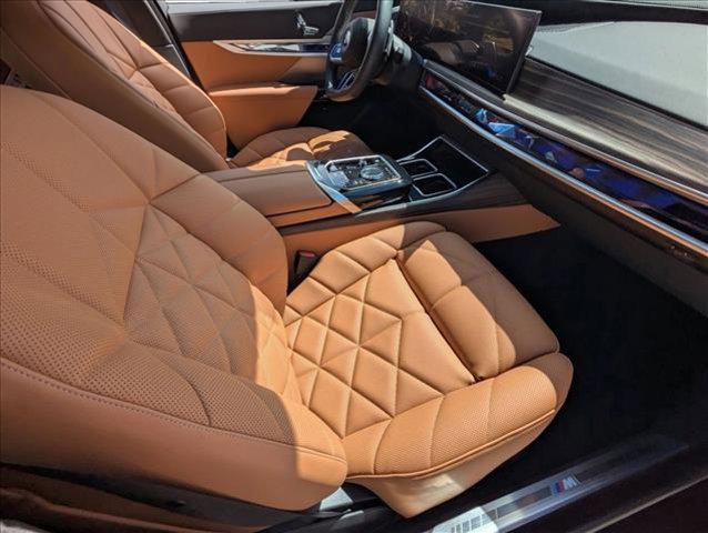 Photo of 2025 Black Sapphire Metallic BMW 740