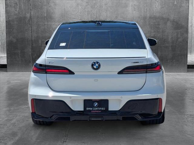 Photo of 2024 Alpine White BMW i7