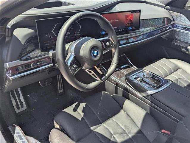 Photo of 2024 Alpine White BMW i7