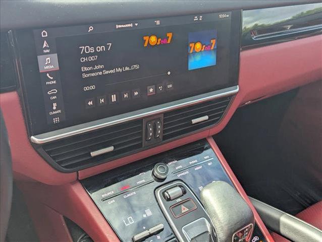 Photo of 2019 Mahogany Metallic Porsche Cayenne