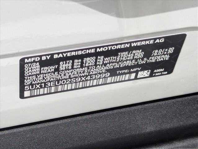 Photo of 2025 Mineral White Metallic BMW X5