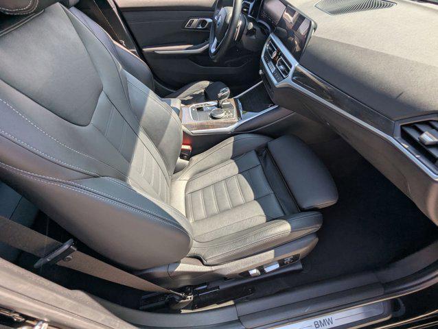 Photo of 2019 Jet Black BMW 330