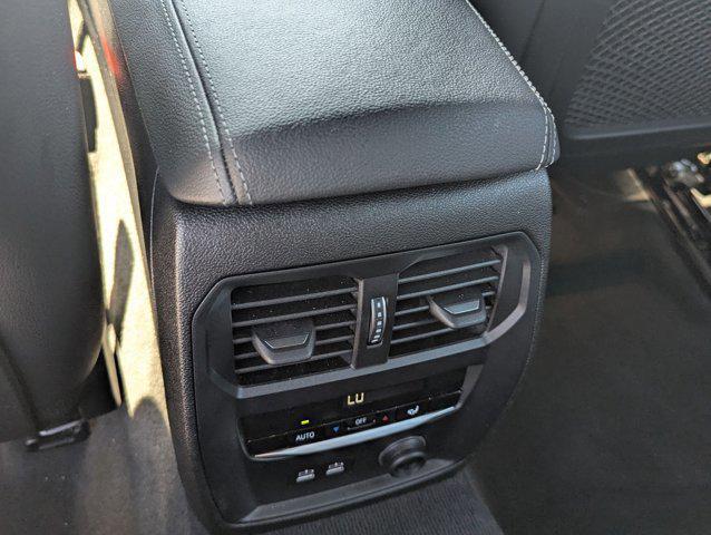 Photo of 2019 Jet Black BMW 330