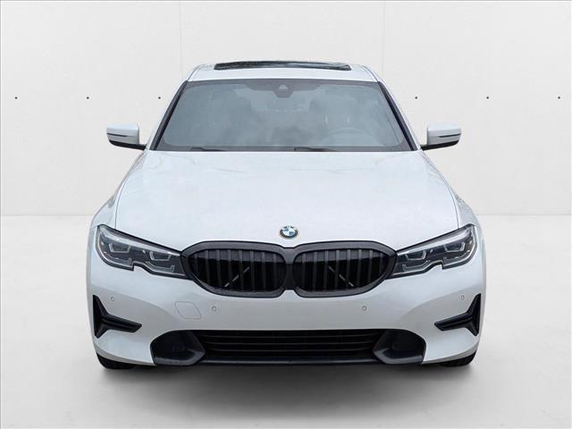 Photo of 2021 Alpine White BMW 330