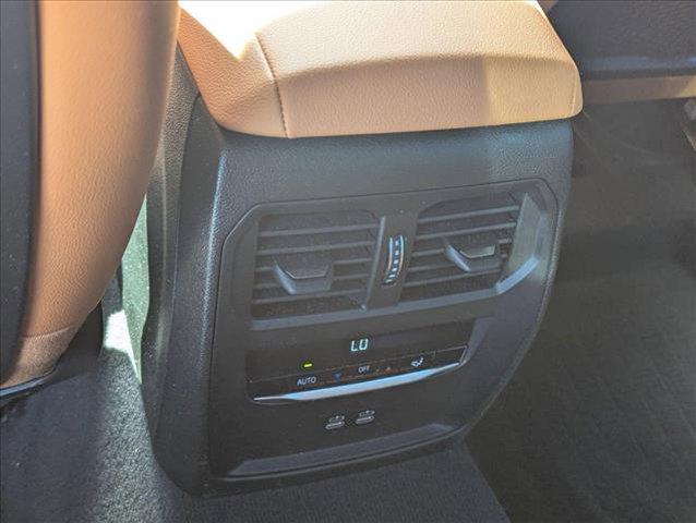 Photo of 2022 Black Sapphire Metallic BMW 330