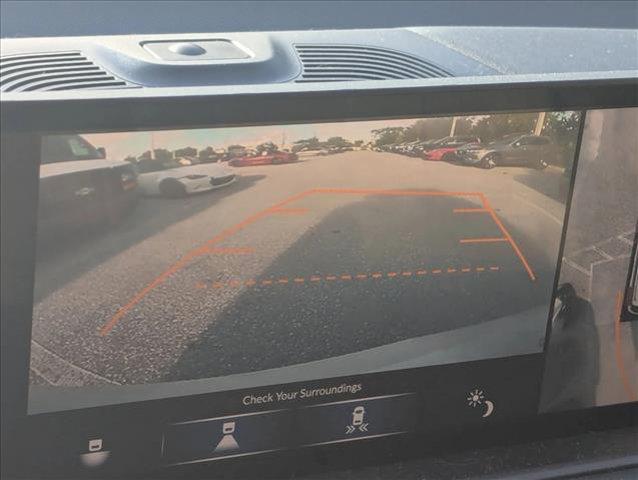 Photo of 2023 Platinum White Pearl Acura MDX