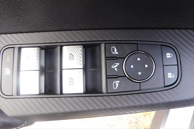 Photo of 2025 White Diamond Mitsubishi Outlander