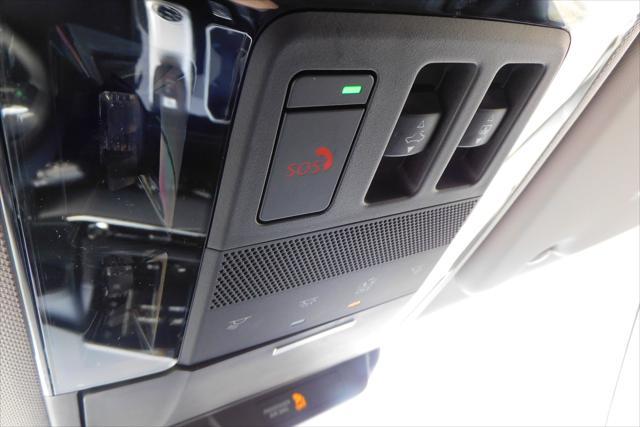 Photo of 2025 White Diamond Mitsubishi Outlander