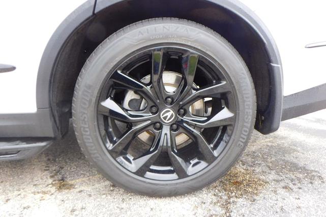 Photo of 2023 Platinum White Pearl Acura MDX