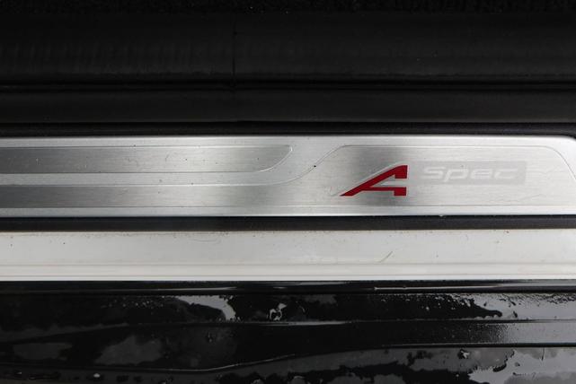 Photo of 2023 Platinum White Pearl Acura MDX