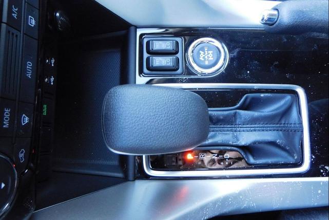 Photo of 2024 White Diamond Mitsubishi Eclipse Cross