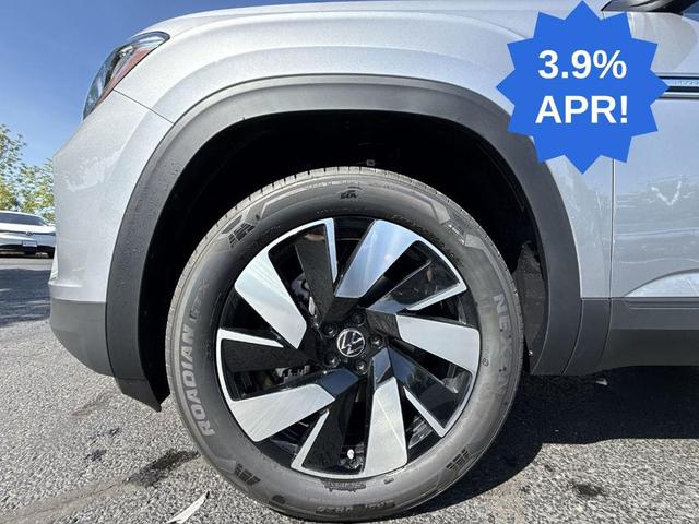 Photo of 2025 Silver Mist Metallic Volkswagen Atlas Cross Sport