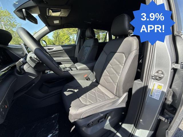 Photo of 2025 Silver Mist Metallic Volkswagen Atlas Cross Sport