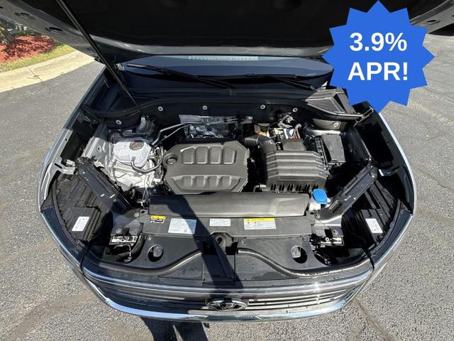 Photo of 2025 Silver Mist Metallic Volkswagen Atlas Cross Sport