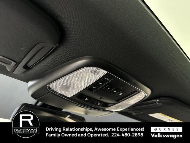 Photo of 2015 Pitch Black Dodge Charger