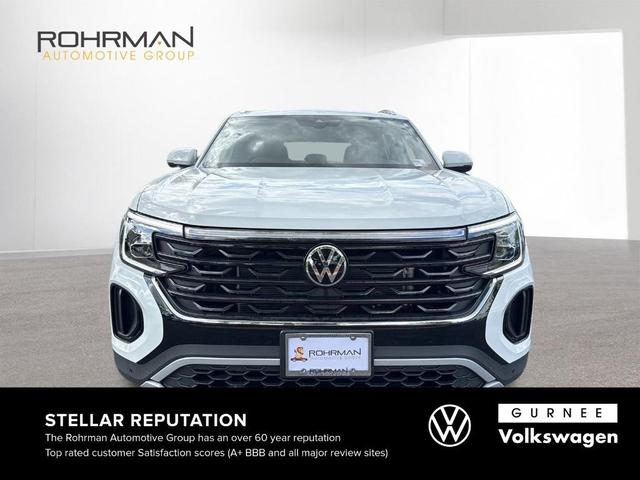 Photo of 2025 Pure White Volkswagen Atlas Cross Sport
