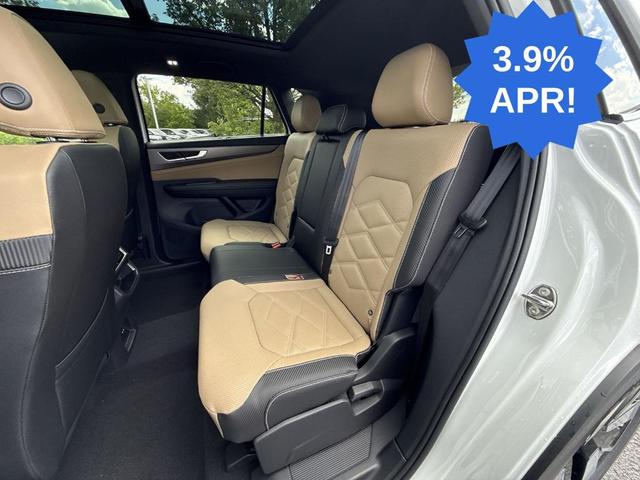 Photo of 2025 Pure White Volkswagen Atlas Cross Sport