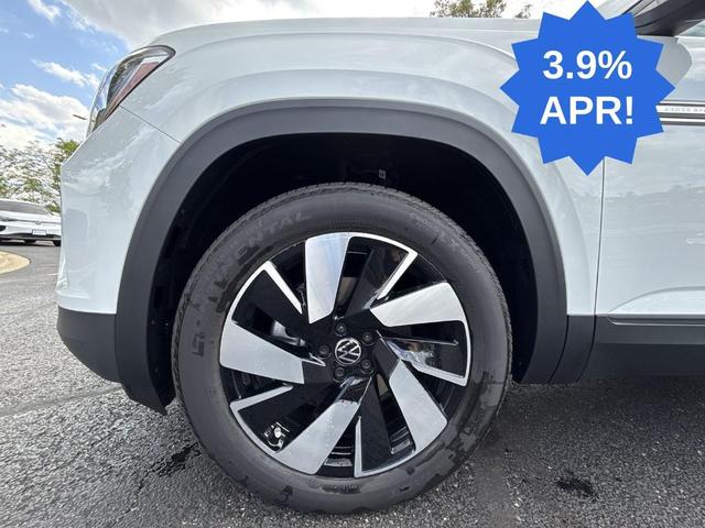 Photo of 2025 Pure White Volkswagen Atlas Cross Sport