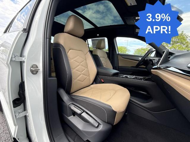Photo of 2025 Pure White Volkswagen Atlas Cross Sport
