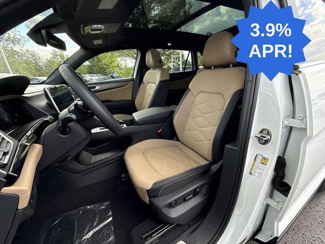 Photo of 2025 Pure White Volkswagen Atlas Cross Sport