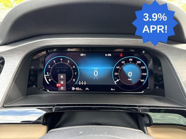 Photo of 2025 Pure White Volkswagen Atlas Cross Sport