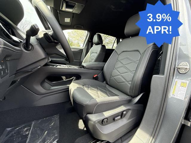 Photo of 2025 Platinum Gray Metallic Volkswagen Atlas Cross Sport