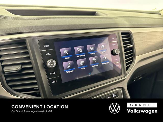 Photo of 2021 Pure White Volkswagen Atlas