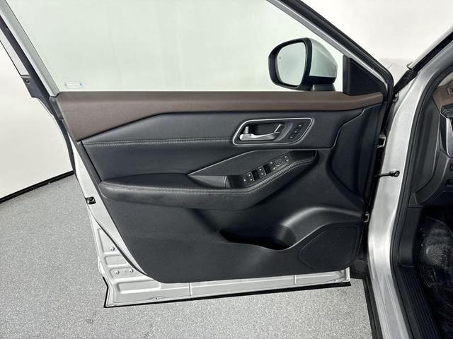 Photo of 2022 Brilliant Silver Metallic Nissan Rogue