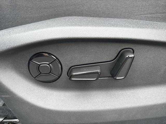 Photo of 2025 Platinum Gray Metallic Volkswagen Tiguan