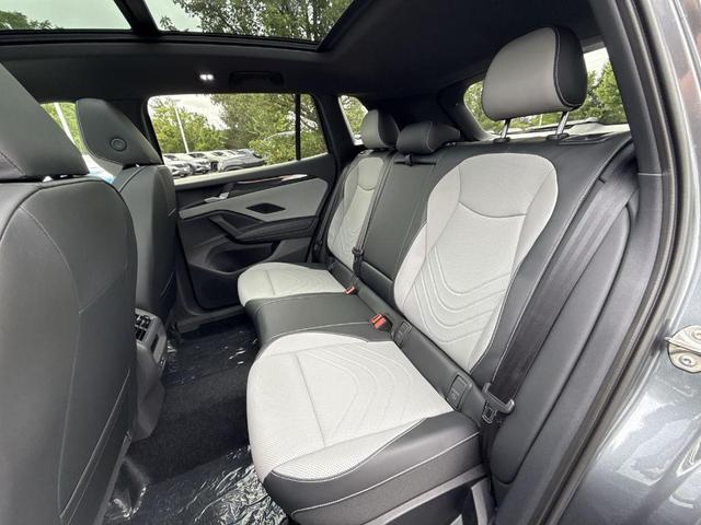 Photo of 2025 Platinum Gray Metallic Volkswagen Tiguan